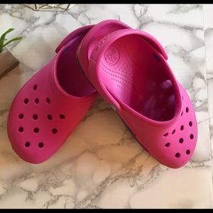 Hot Pink Crocs Size 6, good condition!